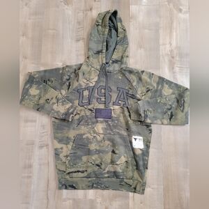 Under Armour Project Rock Camo Hoodie USA Men's Small Veteran's Day Sweatshirt